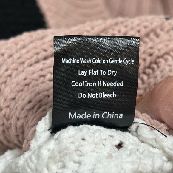 POL Colorblock Patch Mixed Knit Balloon Sleeves Tie Back
Sweater - Picture 13 of 15